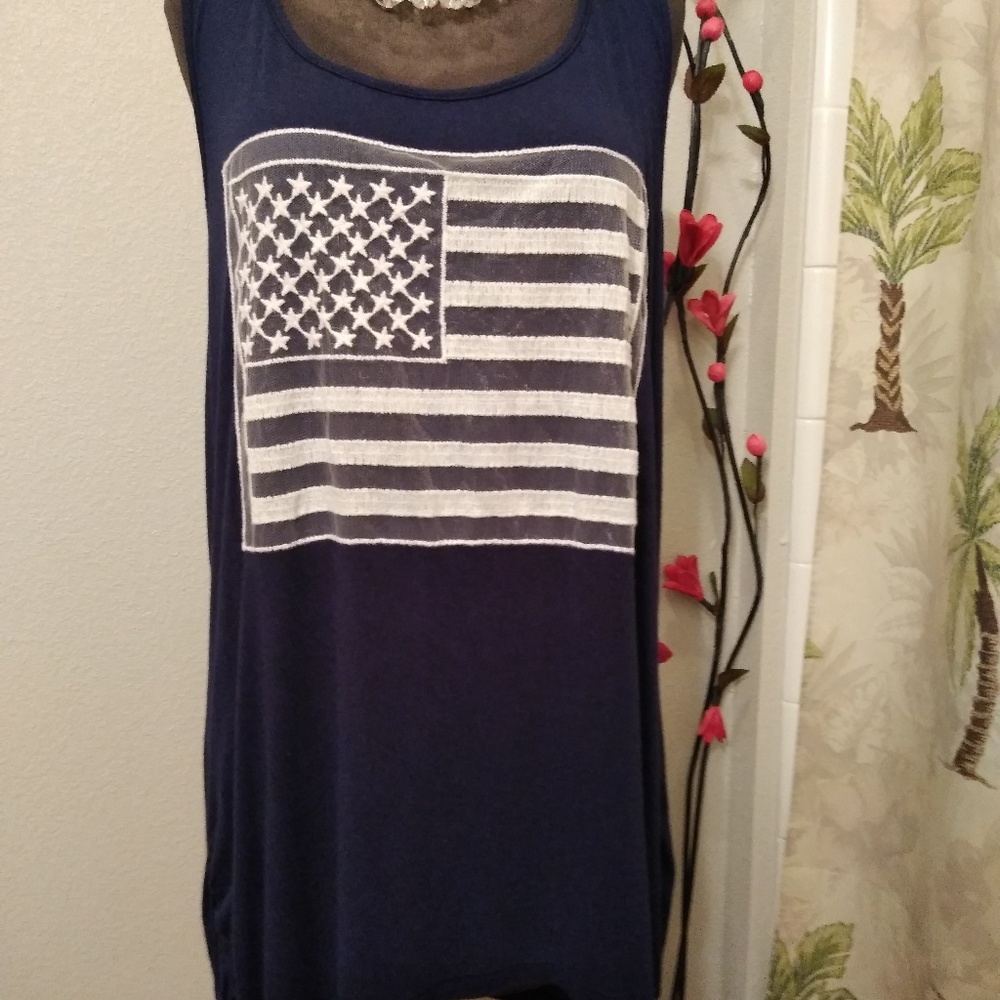 Blouse size 3x can fit 2x also
